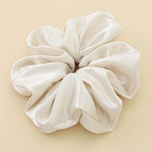 Soft Pearl White Scrunchie Large